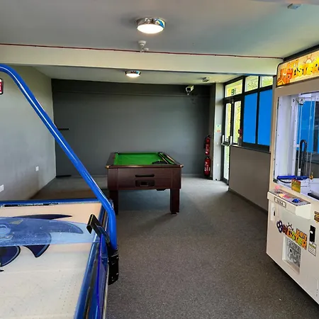 Northcott 59, Bude Kamp alanı *